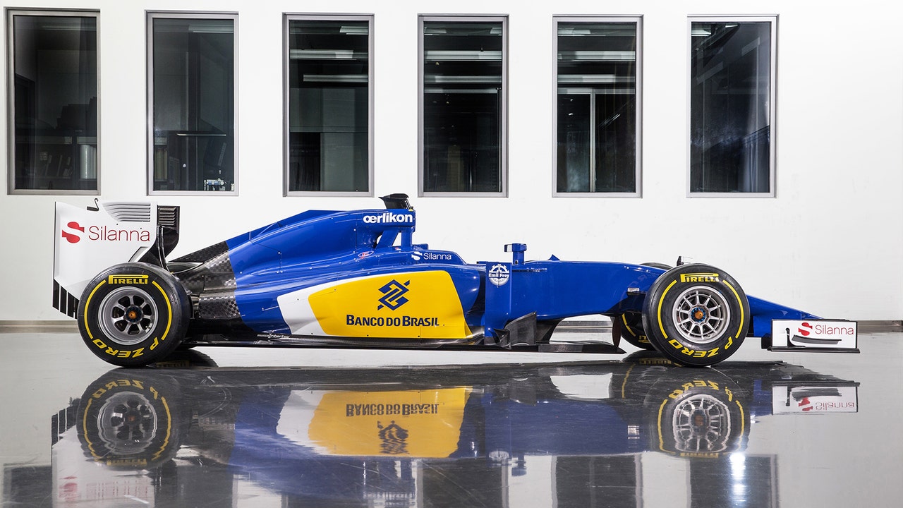F1 unveiling: Sauber goes blue with C34